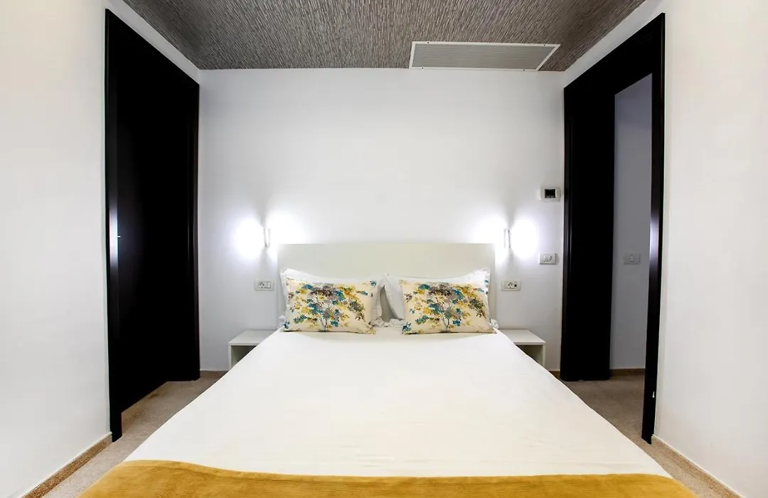 Romana Apartments City Center-1