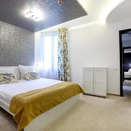 Romana Apartments City Center-3